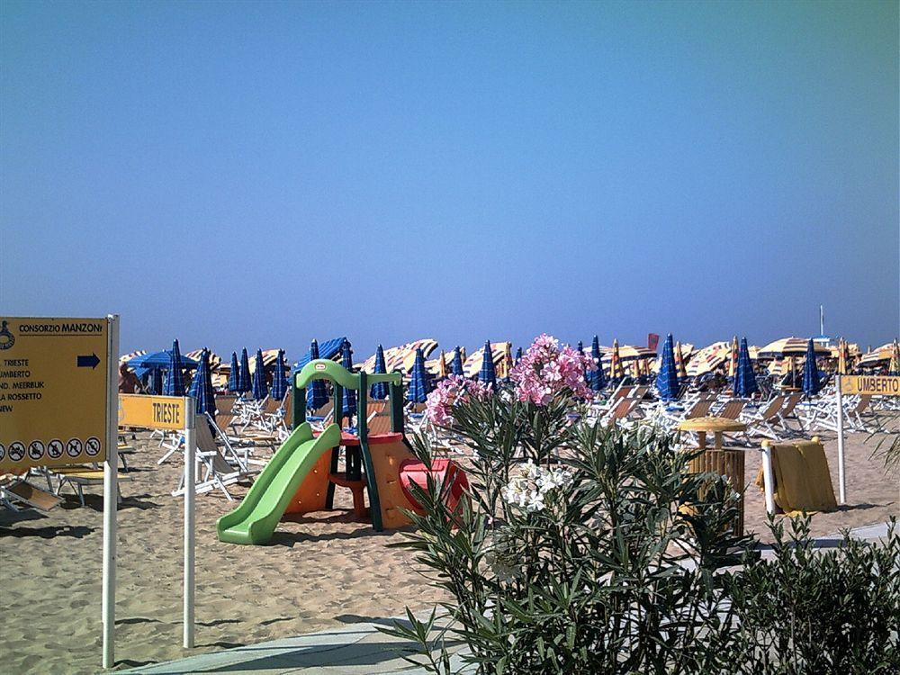 Hotel Manzoni Lido di Jesolo Eksteriør billede