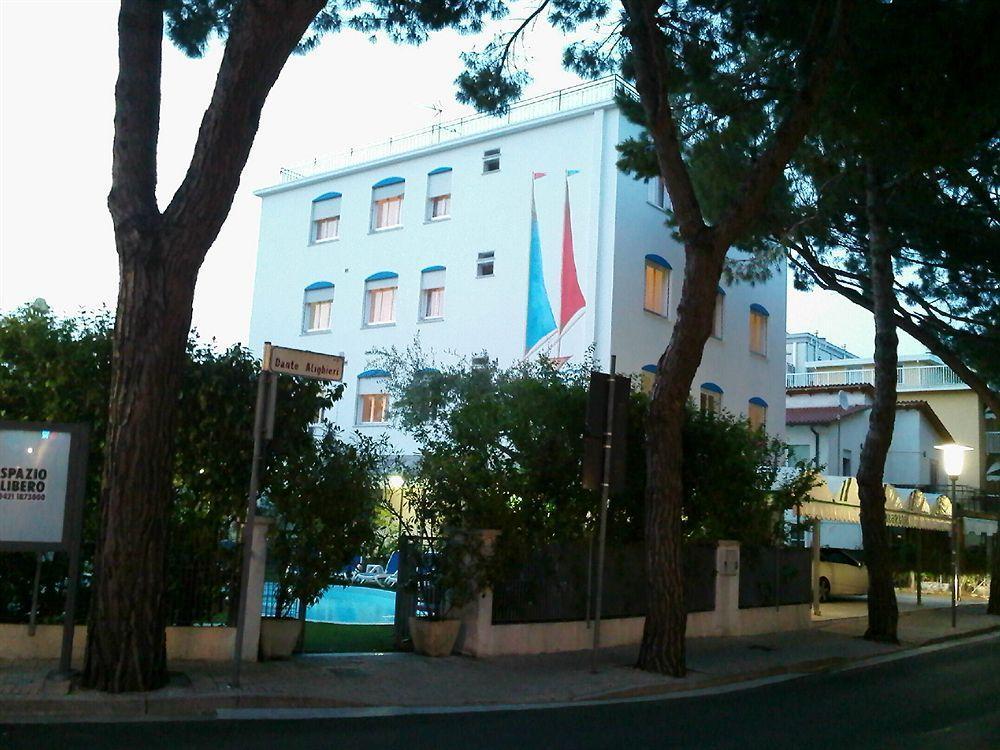 Hotel Manzoni Lido di Jesolo Eksteriør billede