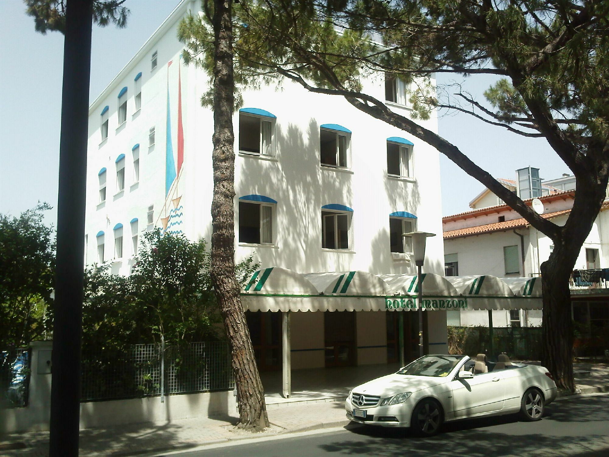 Hotel Manzoni Lido di Jesolo Eksteriør billede